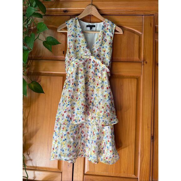 Banana Republic  Twist Knot Front V Neck Ruffle Floral Mini Dress SZ 4/P - Picture 1 of 11